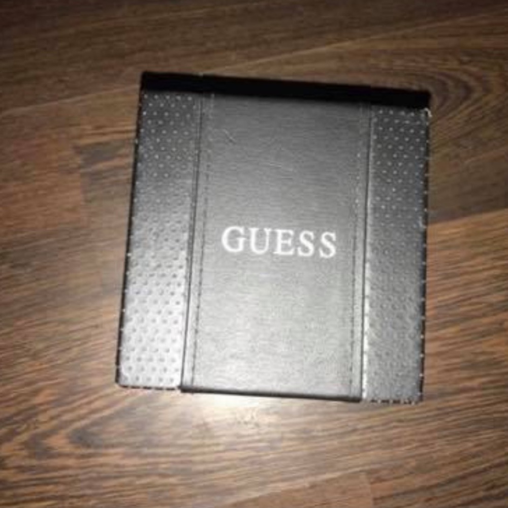 GUESS watch - Picture 2 of 2
